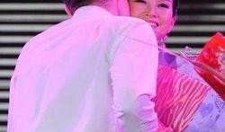 哪些女明星被揉胸强吻,哪些女明星遭遇揉胸强吻事件引热议