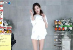 韩国女主播荷恩视频,韩国女主播的时尚魅力与直播风采