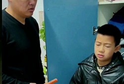 混血父子搞笑视频,笑料百出，温馨满满