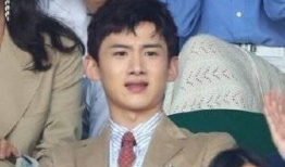 娱乐八卦吃瓜白敬亭